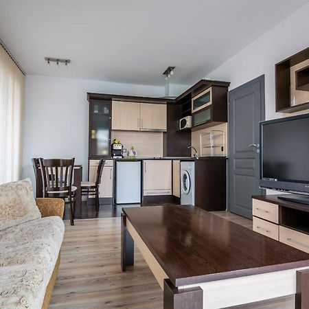בורגאס Cozy One-Bedroom Apartment In Night Breeze מראה חיצוני תמונה