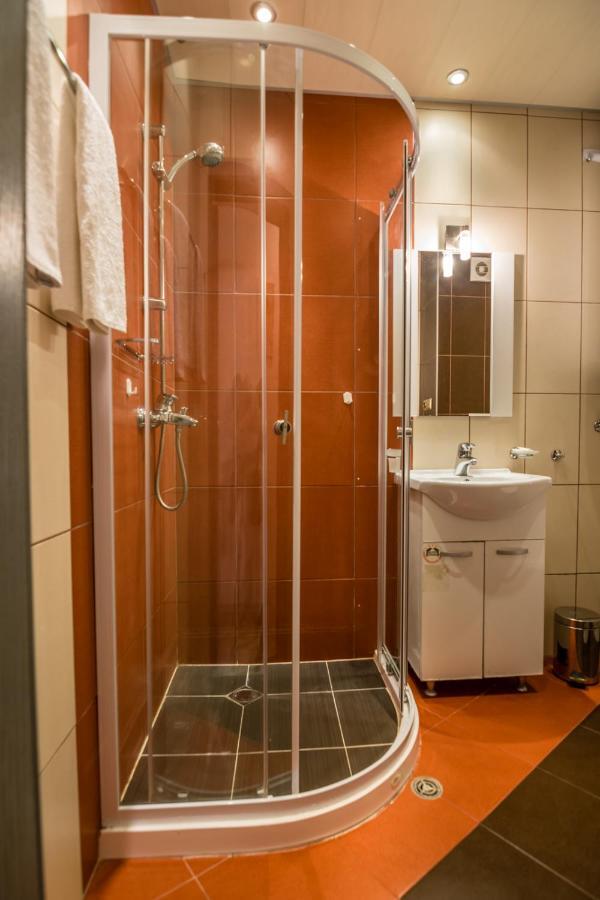 בורגאס Cozy One-Bedroom Apartment In Night Breeze מראה חיצוני תמונה