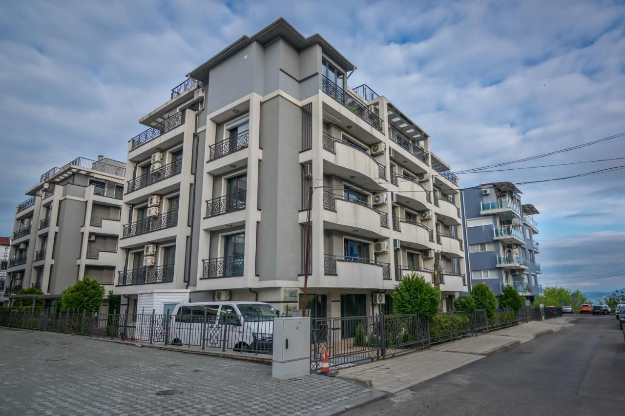 בורגאס Cozy One-Bedroom Apartment In Night Breeze מראה חיצוני תמונה
