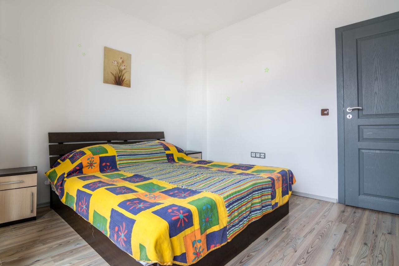 בורגאס Cozy One-Bedroom Apartment In Night Breeze מראה חיצוני תמונה
